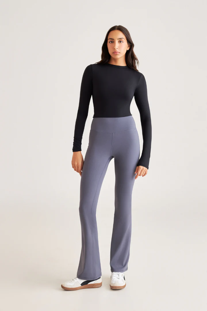 ESSENTIAL LONG SLEEVE TEE - Image 12