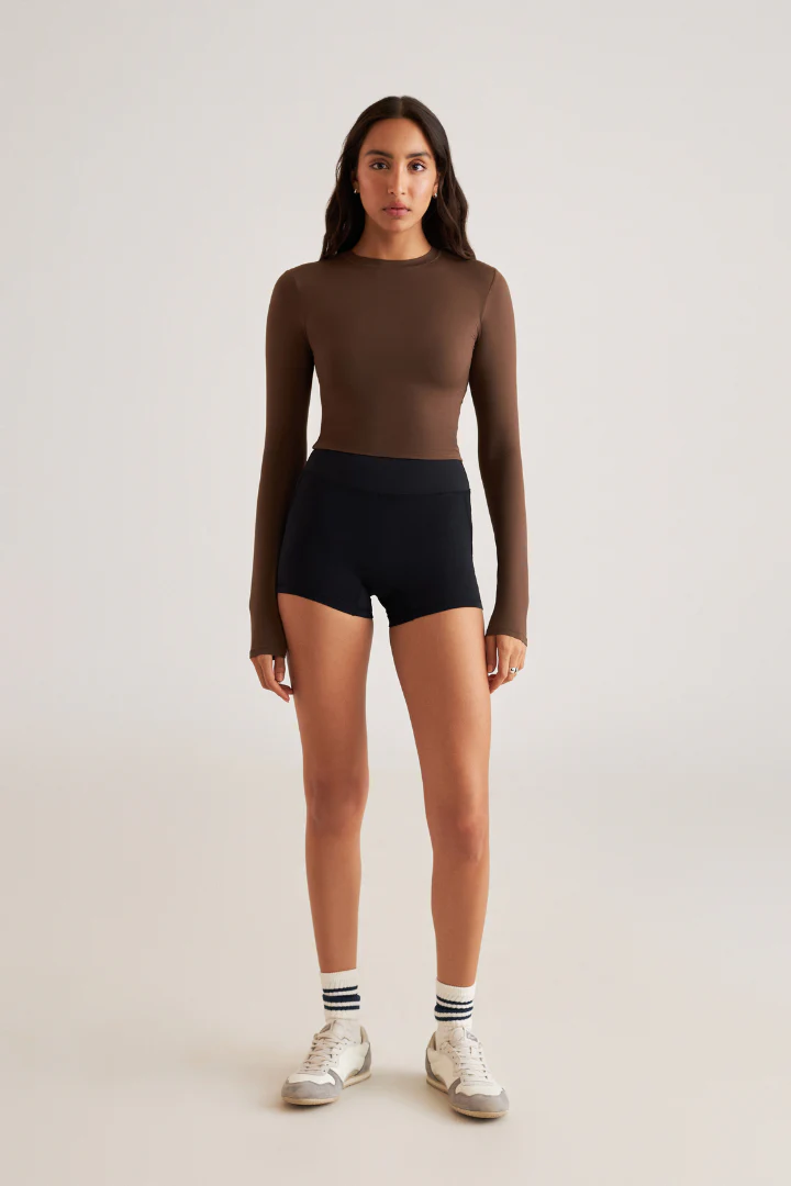 ESSENTIAL LONG SLEEVE TEE - Image 15